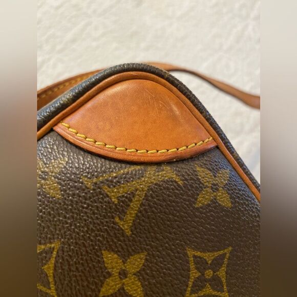 Auth LOUIS VUITTON Mono
Canvas Trocadero camera Crossbody. A rating MSRP $2700 - Picture 5 of 16